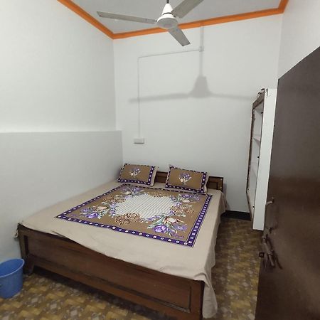 Awadh Guest House Ayodhya Esterno foto