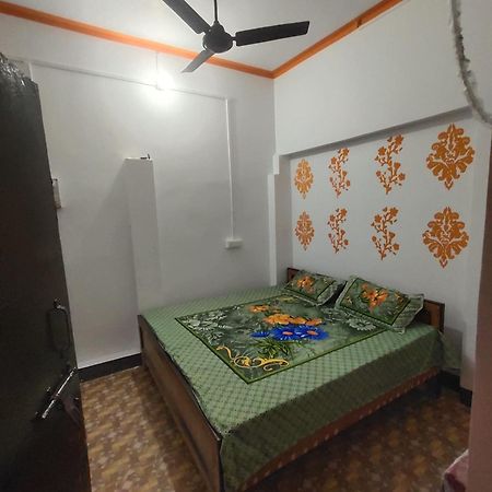 Awadh Guest House Ayodhya Esterno foto