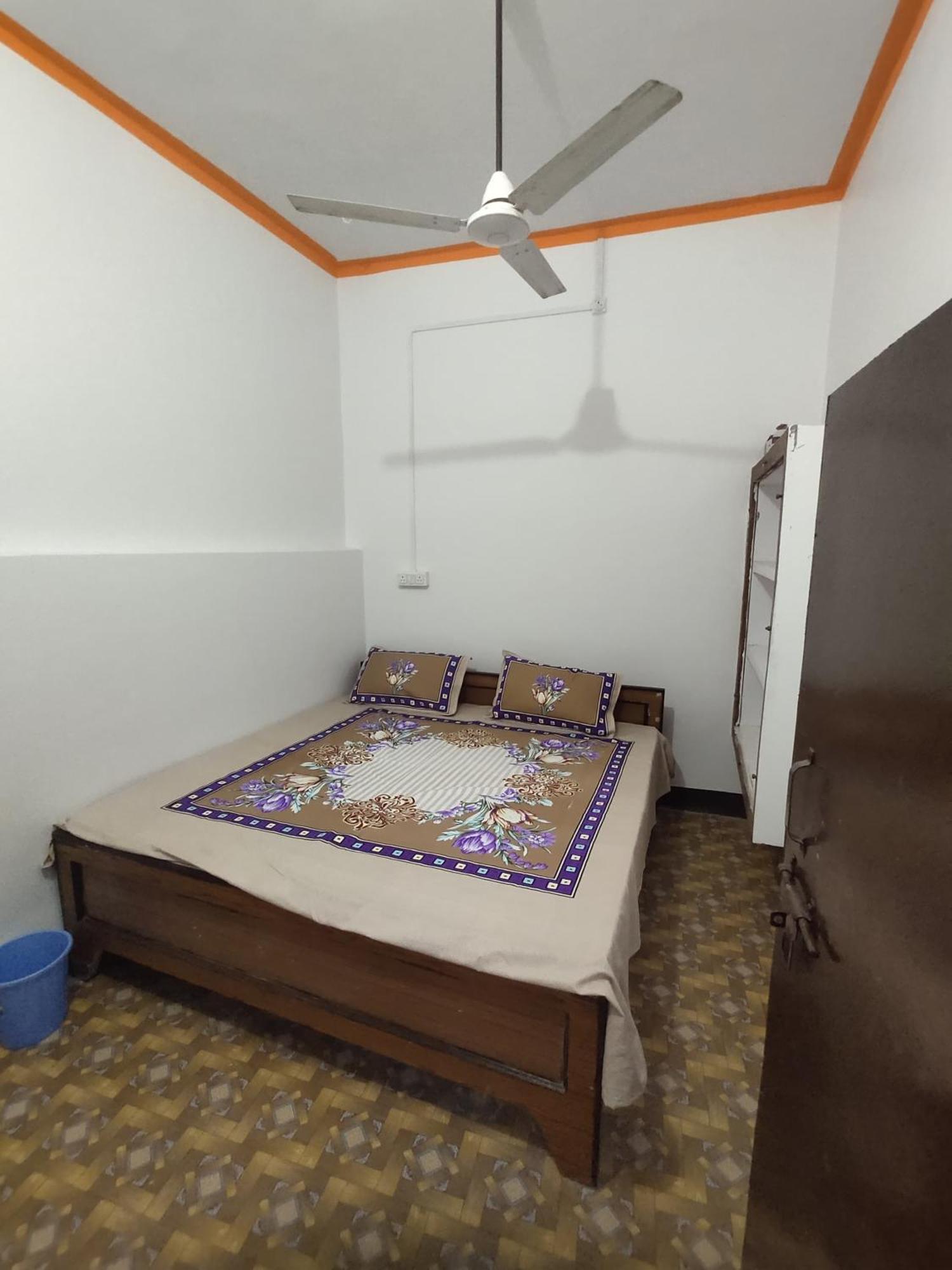 Awadh Guest House Ayodhya Esterno foto